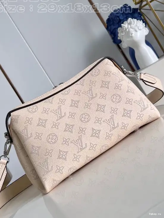 LOUIS - Hand All 18 It PM VUITTON x x 29 13CM 0704